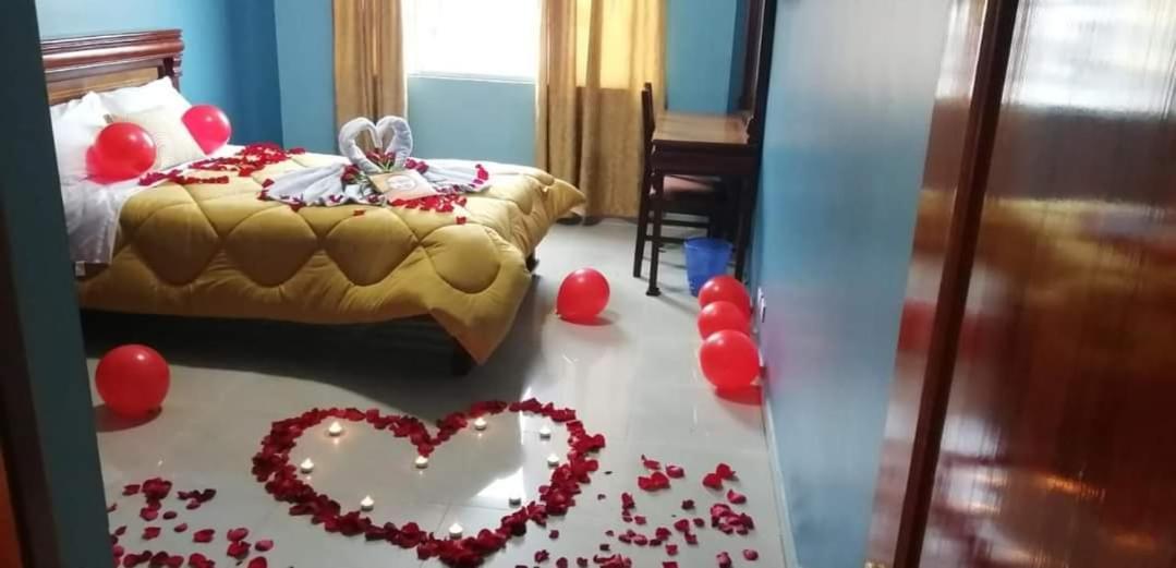 Hostal Zamorano Hotel กีโต ภายนอก รูปภาพ
